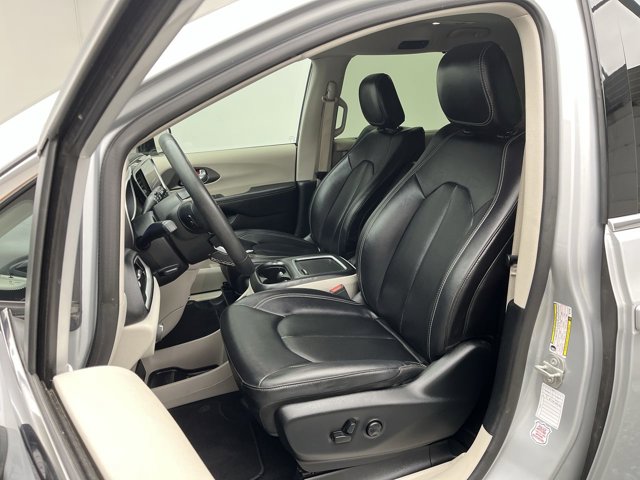 Used 2024 Chrysler Pacifica - photo 11