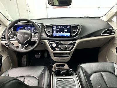 Used 2024 Chrysler Pacifica - photo 1