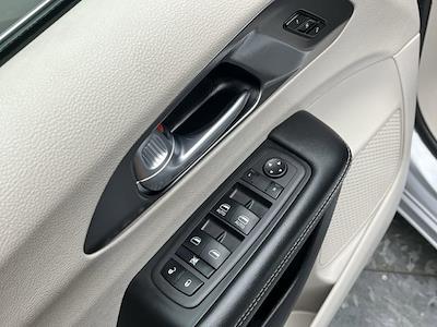 Used 2024 Chrysler Pacifica - photo 1