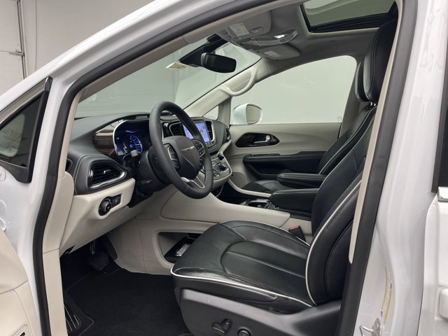Used 2022 Chrysler Pacifica - photo 47