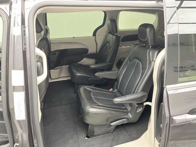 Used 2023 Chrysler Pacifica - photo 13