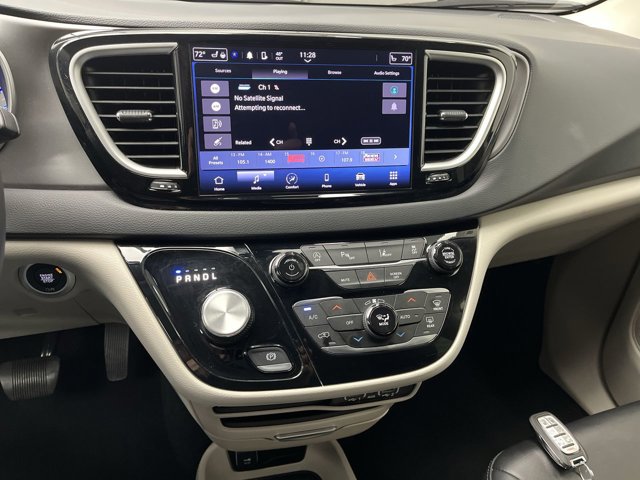Used 2023 Chrysler Pacifica - photo 19