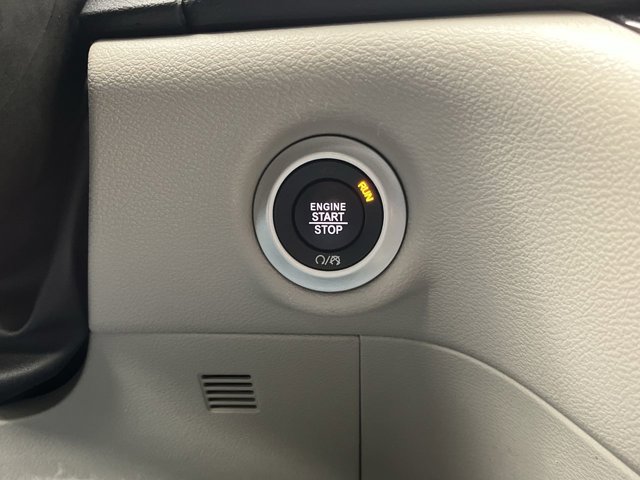 Used 2023 Chrysler Pacifica - photo 23