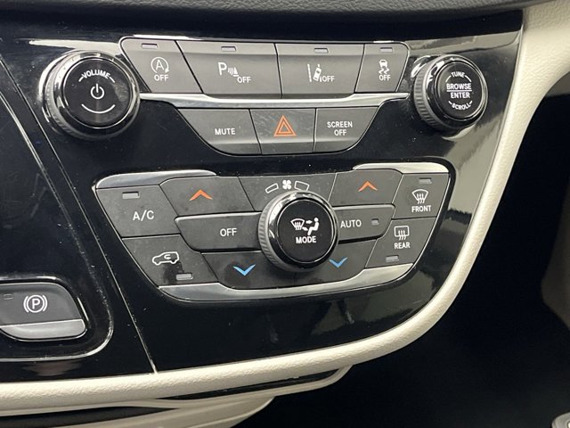 Used 2023 Chrysler Pacifica - photo 24
