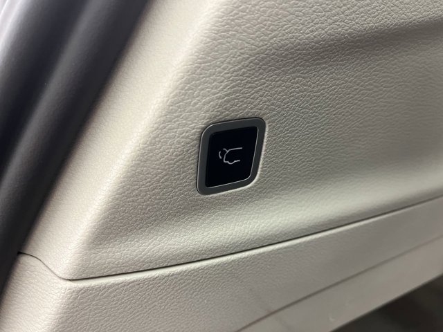 Used 2023 Chrysler Pacifica - photo 33