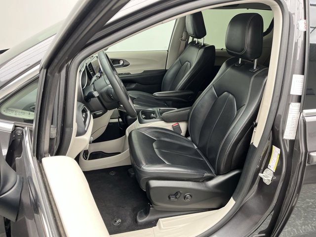 Used 2023 Chrysler Pacifica - photo 11