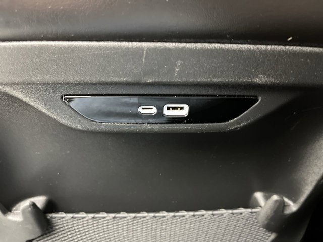 Used 2025 Chrysler Pacifica - photo 10