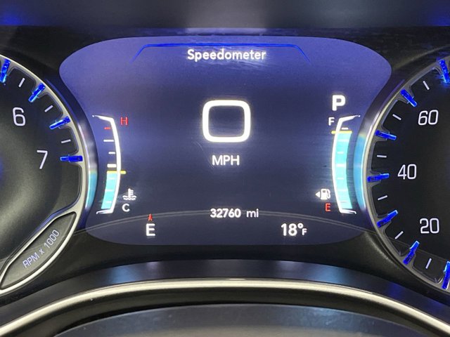 Used 2025 Chrysler Pacifica - photo 14
