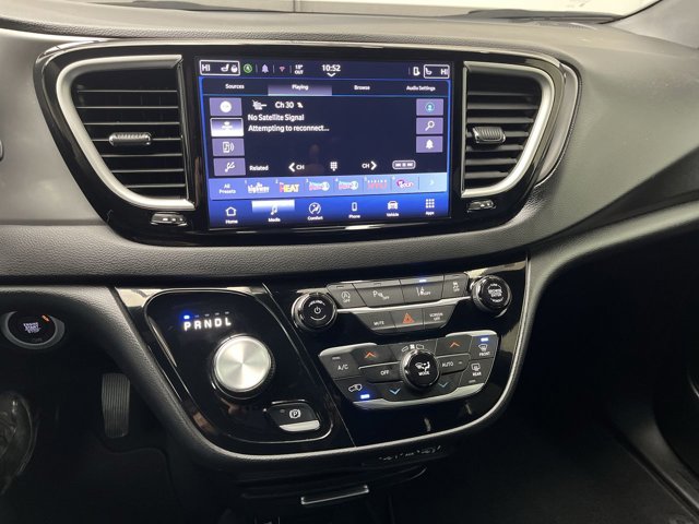 Used 2025 Chrysler Pacifica - photo 15