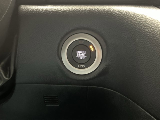 Used 2025 Chrysler Pacifica - photo 19