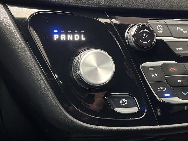 Used 2025 Chrysler Pacifica - photo 24