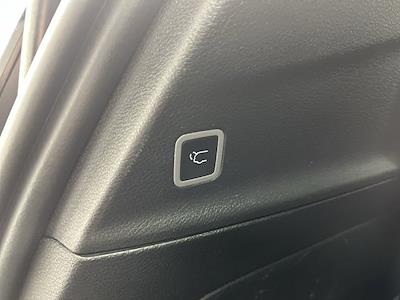 Used 2025 Chrysler Pacifica - photo 1