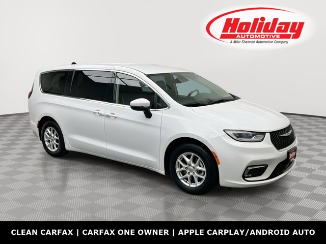 Used 2023 Chrysler Pacifica Touring L Minivan - photo 1