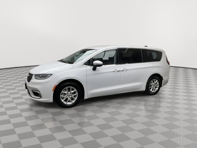 Used 2023 Chrysler Pacifica - photo 37