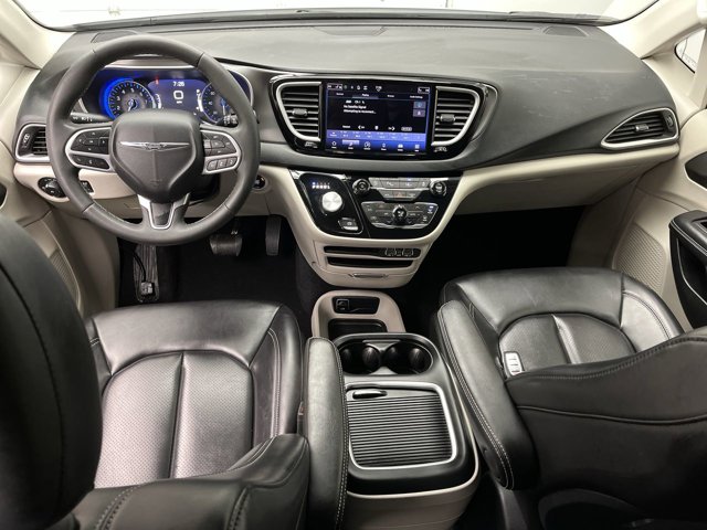 Used 2023 Chrysler Pacifica - photo 7