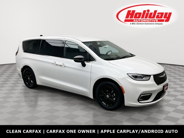 Used 2025 Chrysler Pacifica Select Minivan - photo 1