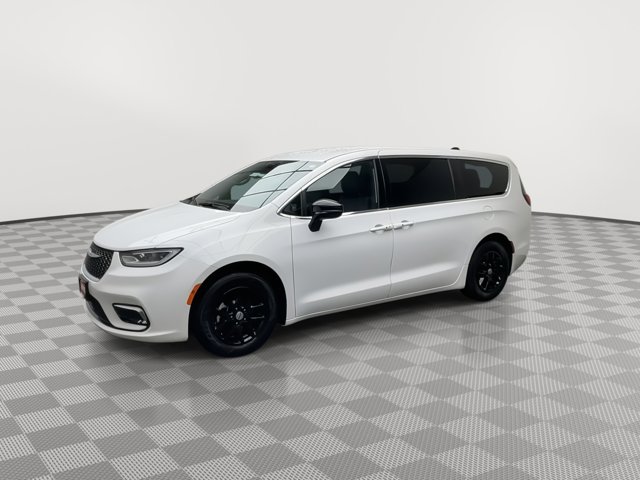 Used 2025 Chrysler Pacifica - photo 36