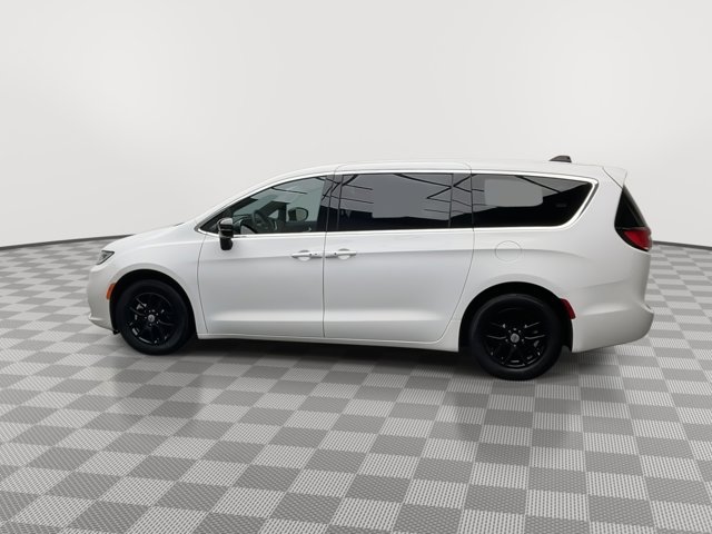 Used 2025 Chrysler Pacifica - photo 37