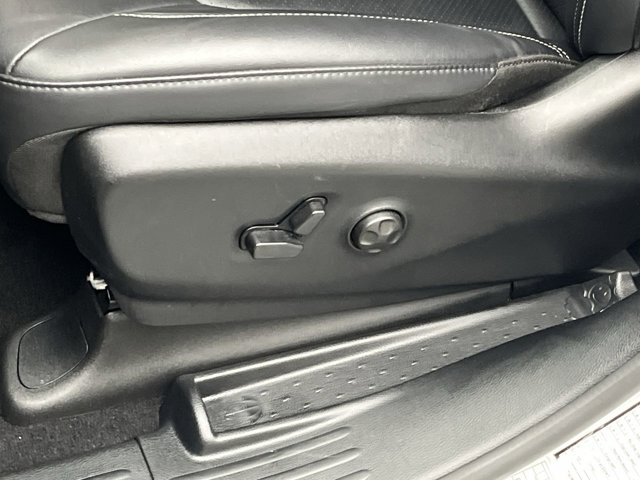 Used 2025 Chrysler Pacifica - photo 12