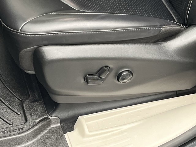 Used 2023 Chrysler Pacifica - photo 7