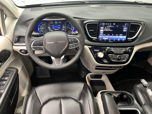 Used 2023 Chrysler Pacifica - photo 11