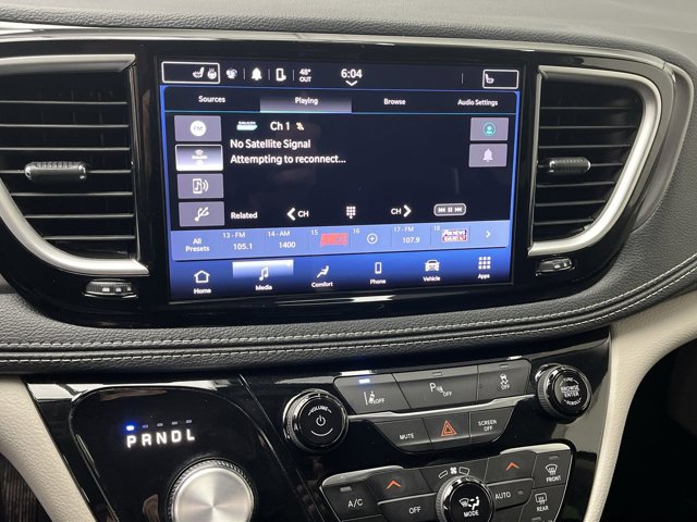 Used 2023 Chrysler Pacifica - photo 15