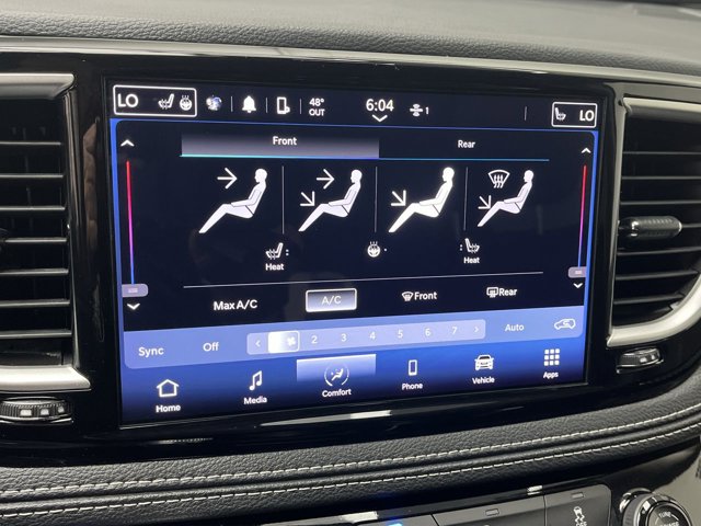 Used 2023 Chrysler Pacifica - photo 17