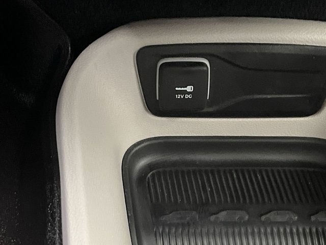 Used 2023 Chrysler Pacifica - photo 21