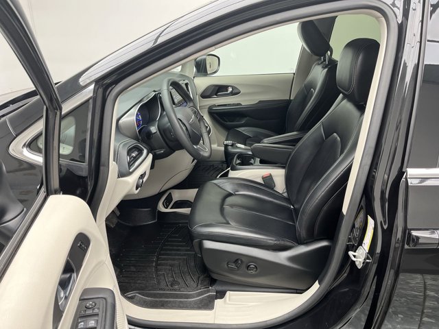 Used 2023 Chrysler Pacifica - photo 43