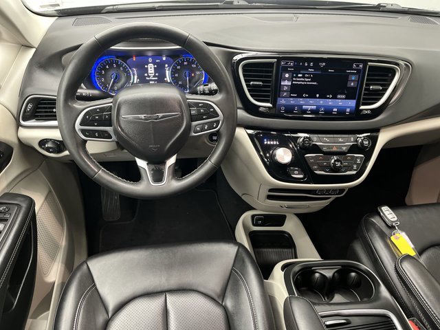 Used 2024 Chrysler Pacifica - photo 11