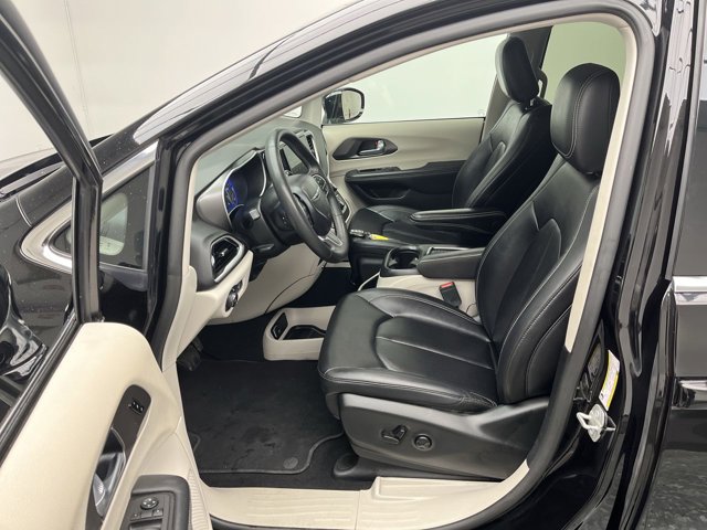 Used 2024 Chrysler Pacifica - photo 42