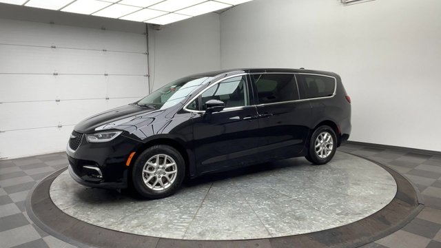 Used 2024 Chrysler Pacifica - photo 32
