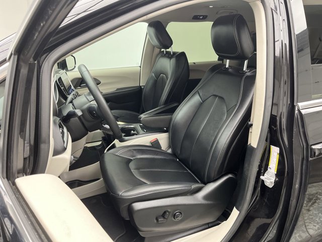 Used 2024 Chrysler Pacifica - photo 10