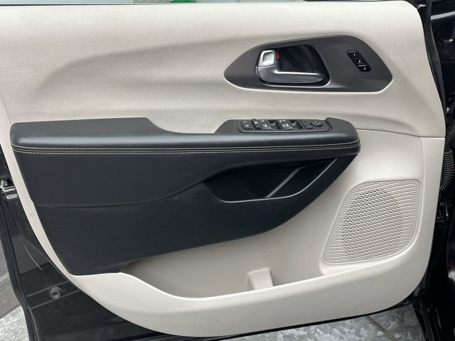 Used 2024 Chrysler Pacifica - photo 7