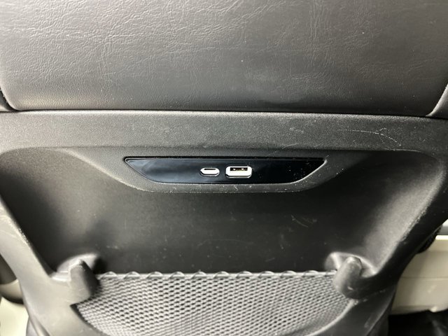 Used 2024 Chrysler Pacifica - photo 9