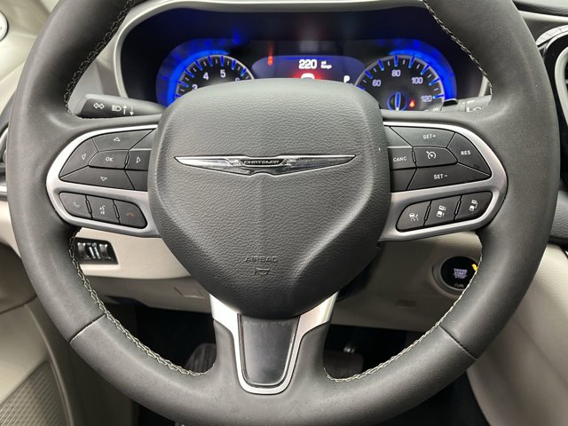 Used 2024 Chrysler Pacifica - photo 12