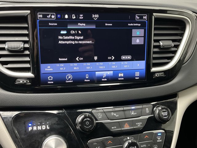 Used 2024 Chrysler Pacifica - photo 15