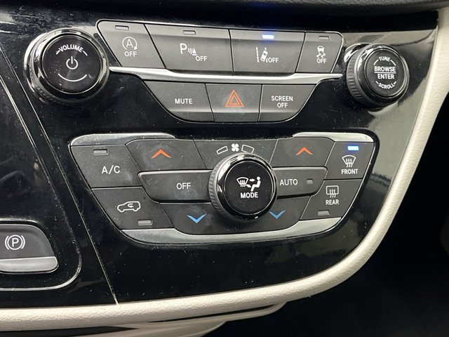 Used 2024 Chrysler Pacifica - photo 19