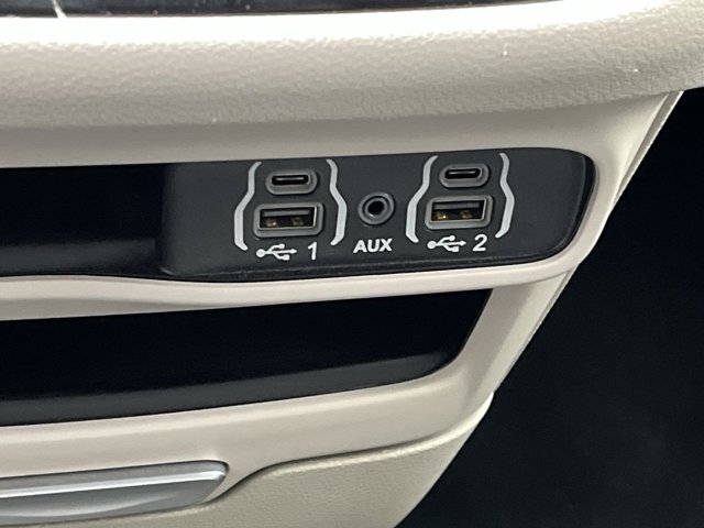 Used 2024 Chrysler Pacifica - photo 22