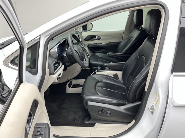Used 2024 Chrysler Pacifica - photo 41