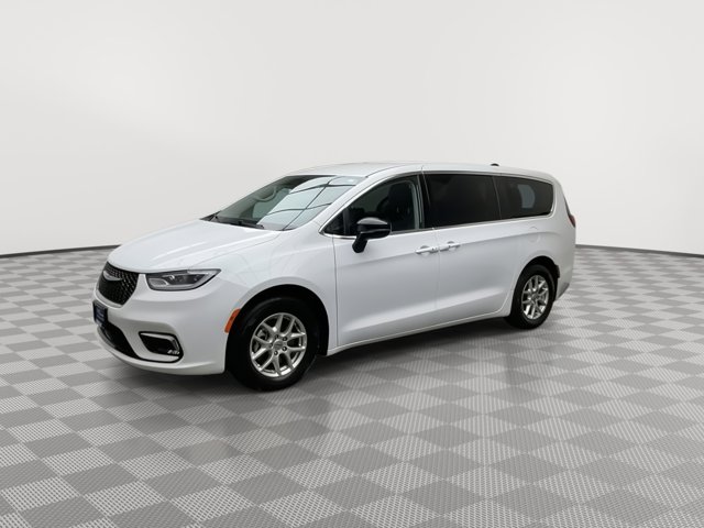 Used 2024 Chrysler Pacifica - photo 32