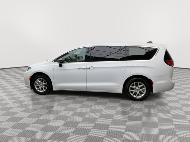 Used 2024 Chrysler Pacifica - photo 33