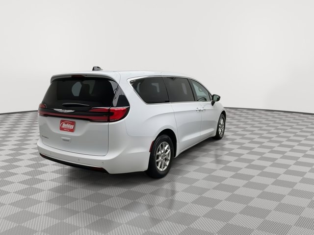 Used 2024 Chrysler Pacifica - photo 35