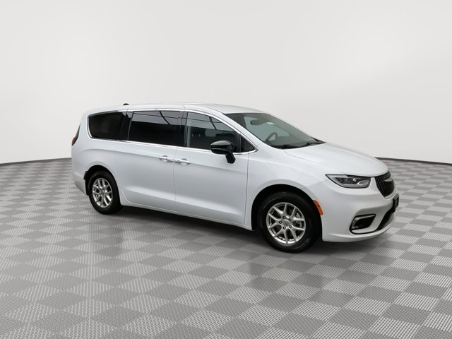 Used 2024 Chrysler Pacifica - photo 37