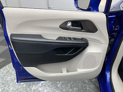 Used 2019 Chrysler Pacifica - photo 1