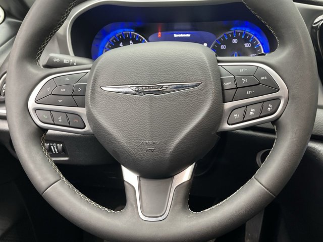 Used 2025 Chrysler Pacifica - photo 17