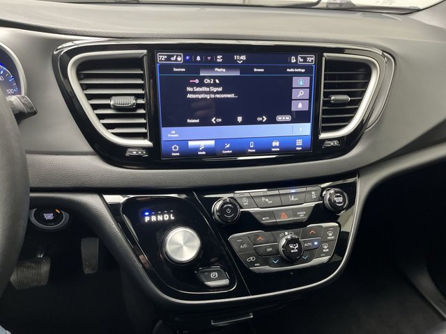 Used 2025 Chrysler Pacifica - photo 19