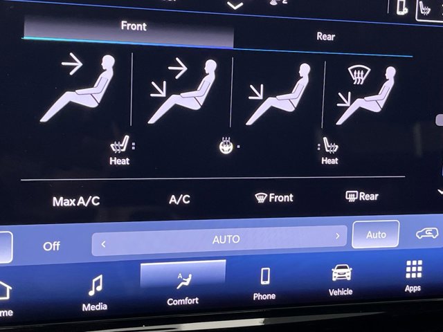 Used 2025 Chrysler Pacifica - photo 25