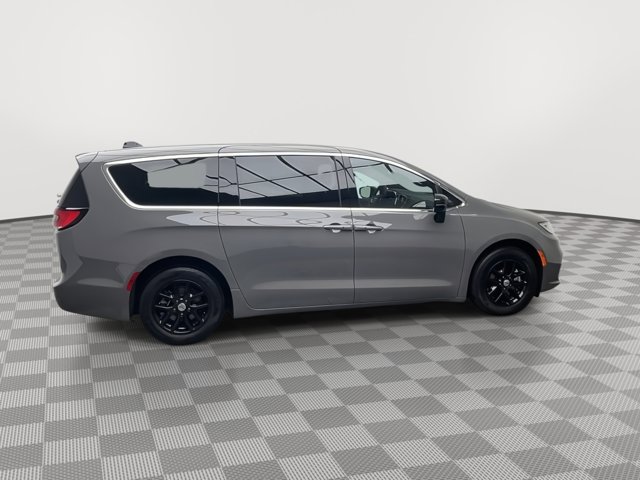 Used 2025 Chrysler Pacifica - photo 40