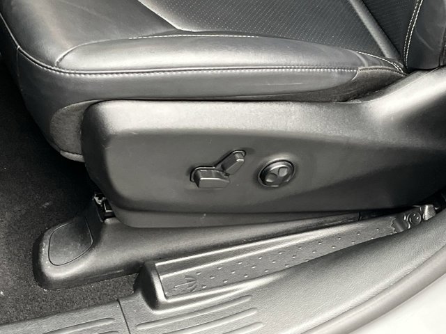 Used 2025 Chrysler Pacifica - photo 12